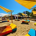 Sunfest Pool & Mamaia Nord شقة