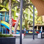 Sunfest Pool & Mamaia Nord شقة 3*
