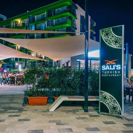 شقة Sunfest Pool & Mamaia Nord 3*