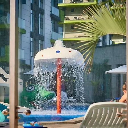 Sunfest Pool & Mamaia Nord 3* Năvodari